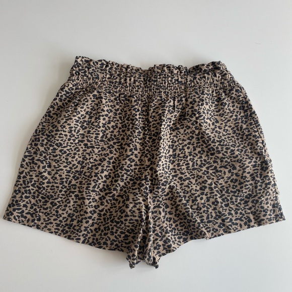 Abercrombie leopard linen shorts small - Picture 4 of 4
